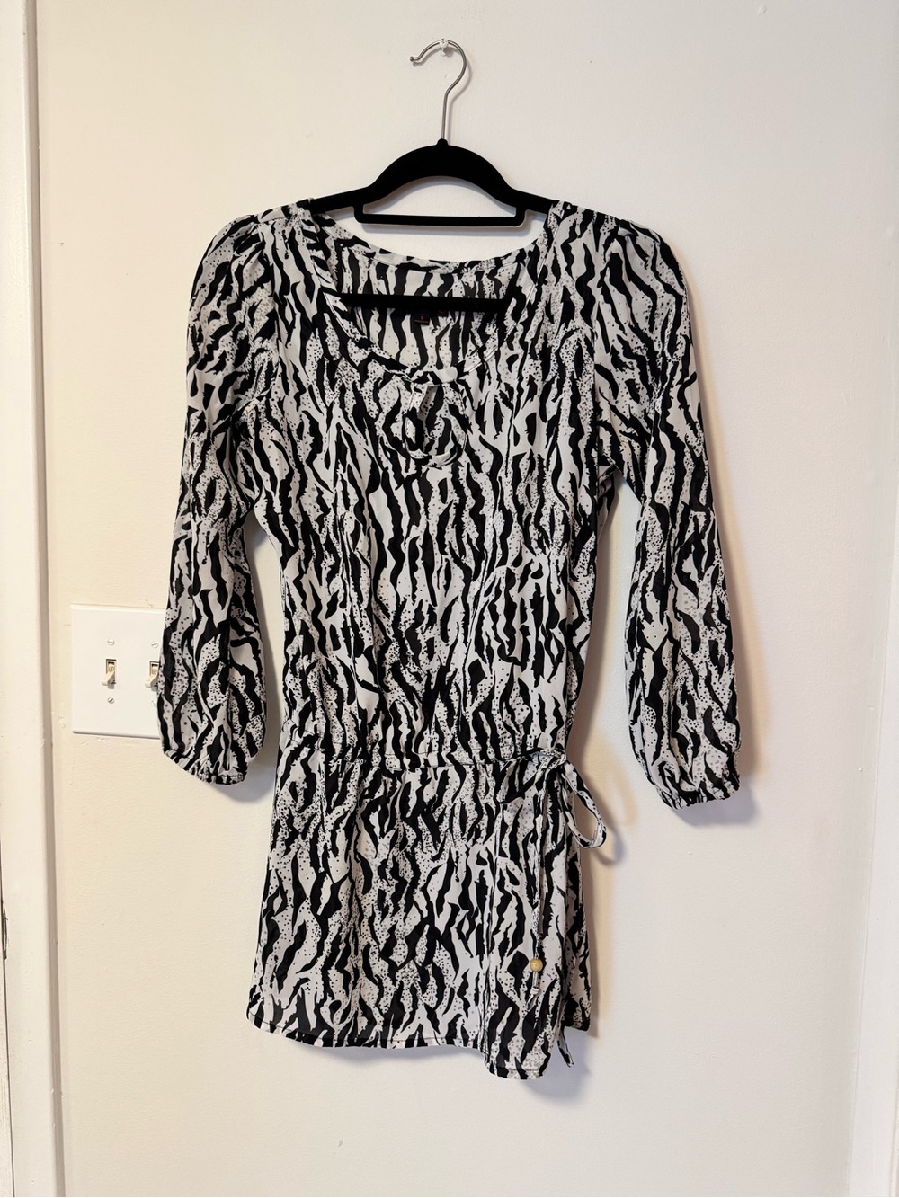 Guess Black and White Zebra-Print Tie Waist Top